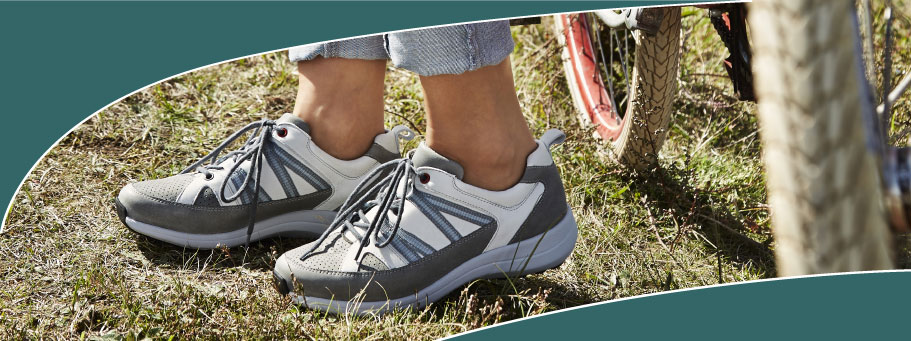 Advarsel Modsatte Specialisere Sko og fodtøj til ældre eller personer med dårlige fødder